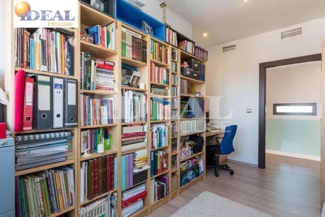 Ref.: A8488G7. Increible chalet de lujo y diseño, parcela 1500 m2,  piscina propia, pista de padel. — 28