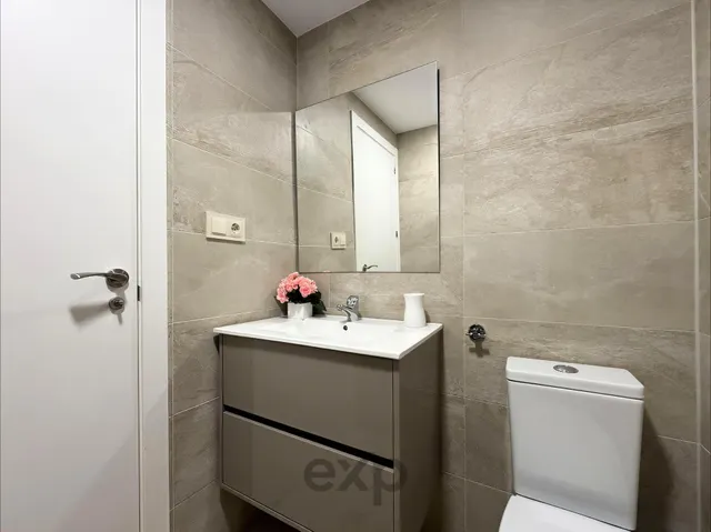 Piso en primera linea de playa de 2 habitaciones y 2 baños con terraza, piscina, garaje y trastero en Marina d’Or — 23