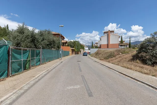 Parcela Urbanizable en Carretera de la Sierra — 18
