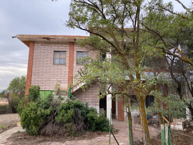 EN VENTA CASA CON TERRENO EN MONREAL DEL CAMPO (TERUEL) - foto 2