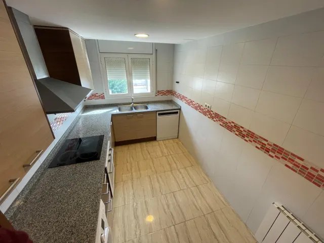Dúplex céntrico en venta en Olesa de Montserrat, con terrazas y parking — 12