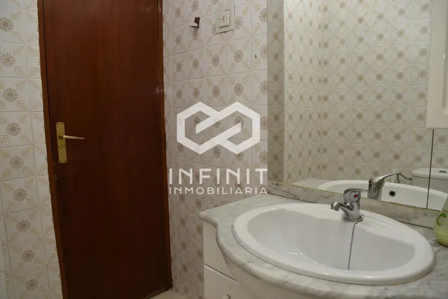 ¡IMAGINA LO QUE PUEDE LLEGAR A SER!... Una gran vivienda con alma y potencial en una de las mejores ubicaciones de Alcalá. — 44