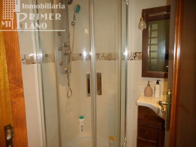 Piso de 4 dormitorios, cocina y baños, 120m2, con plaza de garaje y exterior, Dña.Crisanta — 20
