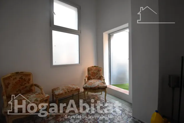 REFORMADO Y AMPLIO CON TECHOS ALTOS, PISCINA Y MUCHO ESTILO ¡TE ENCANTARÁ! — 22