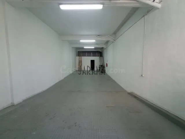 LOCAL ZONA AVENIDA DEL BARRIO - foto 2