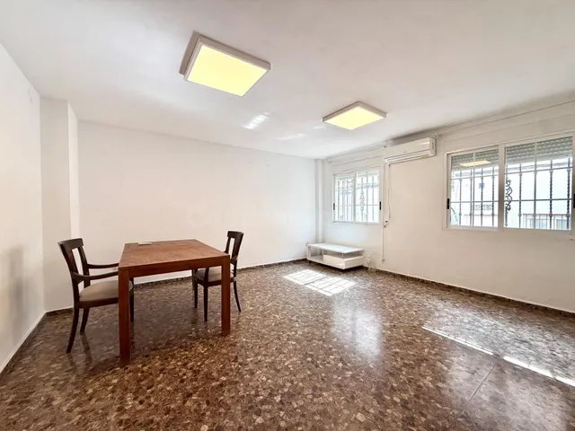 Piso de 4 habitaciones en alquiler en Torrent — 2
