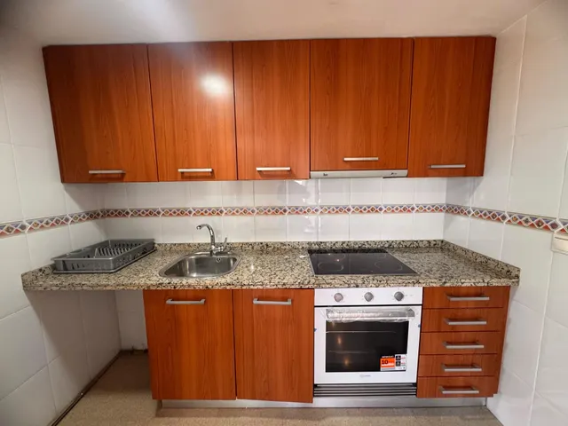 VIVIENDA DE ALQUILER PLAZA LA VIÑA !!!! — 5
