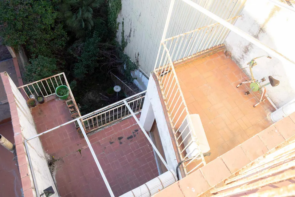 Edificio en venta con patio-jardín en el Centro de Igualada
