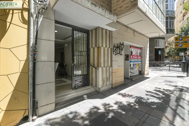 ✨ EXCLUSIVO PISO DE 253 m2 EN GRANADA CENTRO – 2.800 €/MES DE RENTABILIDAD — 34