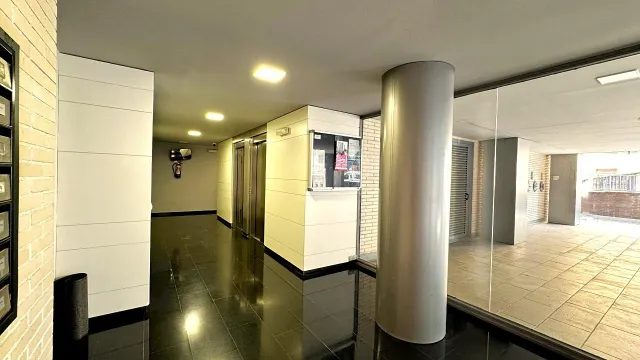 Poblenou: luz natural, dos amplias habitaciones y parking y trastero incluidos en el precio. — 39