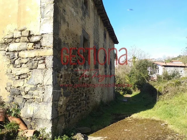 CASA PARA REFORMAR CON TERRENO. SOBA — 4