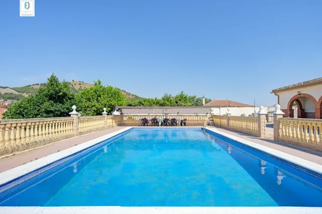 CHALET CON PISCINA EN CORTIJO PRETEL (ALBOLOTE) — 2