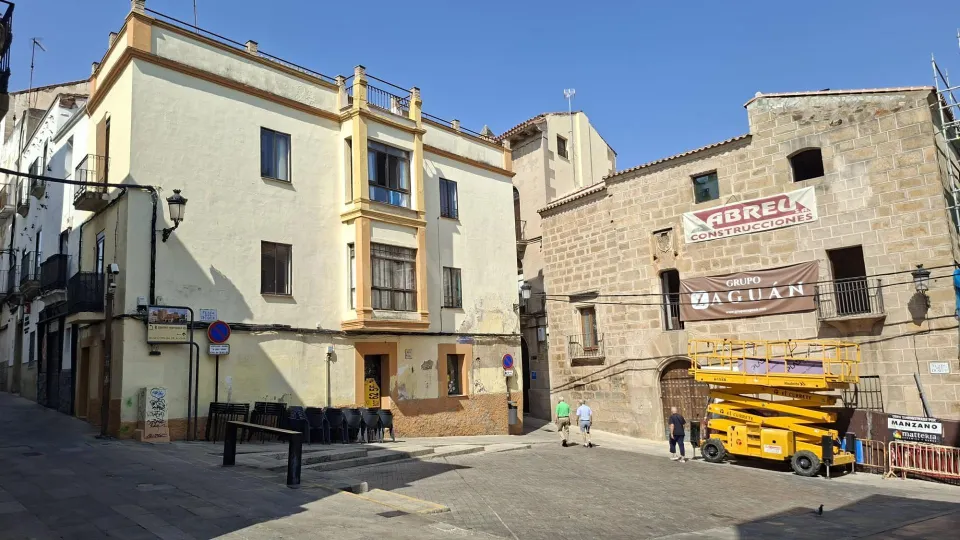 Local plaza mayor
