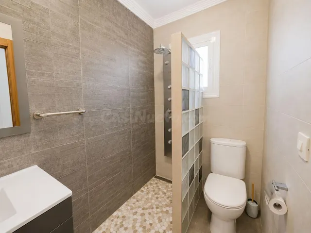 CASA ADOSADA DE 2 DORMITORIOS ORIENTADA AL SUR CON JARDÍN Y PISCINA PRIVADOS | TORREVIEJA — 14