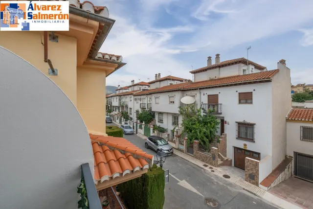Encantadora Casa Reformada en Ogijares con Vistas y Espacios para Disfrutar — 33