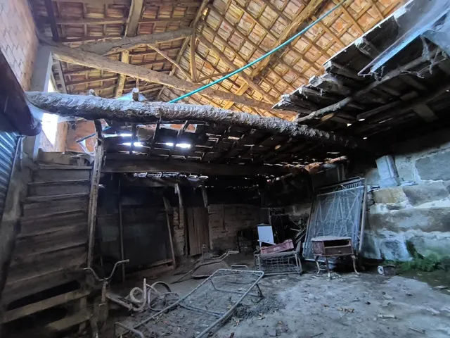 Casa de piedra a reformar. CALVOS (Taboadela) a 3km. Polígono. — 12