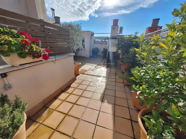 Atico centrico  en planta con terraza en duplex, trastero y piscina — 10
