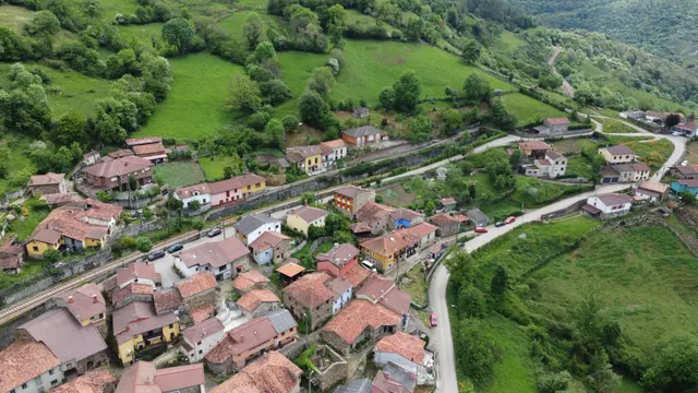 PISO BAJO + SEMI-SÓTANO EN VENTA EN CASORVIDA (LENA) — 35