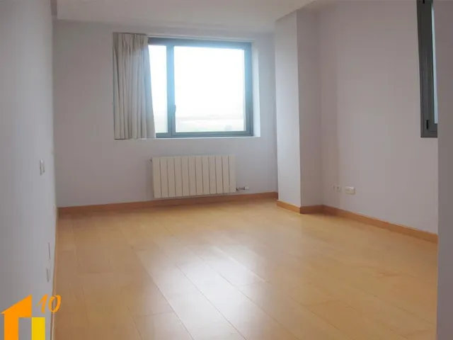 Piso en alquiler zona Sur, cuatro dormitorios y tres baños con garaje y trastero. — 20