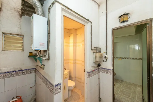 Edificio de techos altos zona mercado! — 25