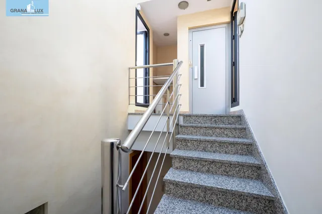 Casa exclusiva junto a Acera del Darro. Pleno centro de Granada. Seminueva y con ascensor propio — 34