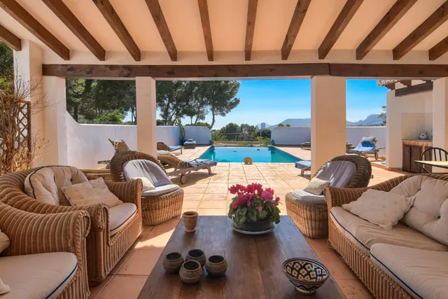 ✓Villa Amplia de Estilo Rústico con Piscina en Calpe, Costa Blanca. — 5