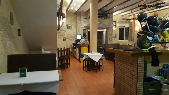 SE ALQUILA NEGOCIO — 10