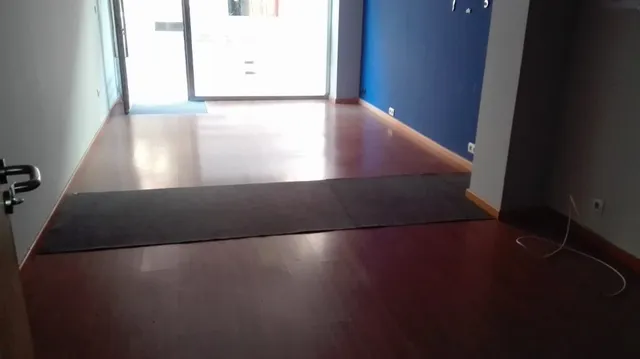 LOCAL COMERCIAL ACONDICIONADO CON BAÑO