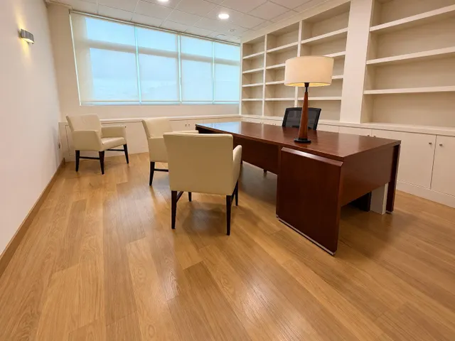 Amplio local comercial de 250 m2 acondicionado como oficinas en Avenida de Alicante, Altabix – Elche — 10