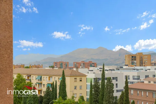 Se Vende amplio piso en  zona Villarejo, con Terraza y Vistas Despejadas — 42