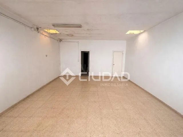 Local convertible en vivienda adosada junto al centro — 4