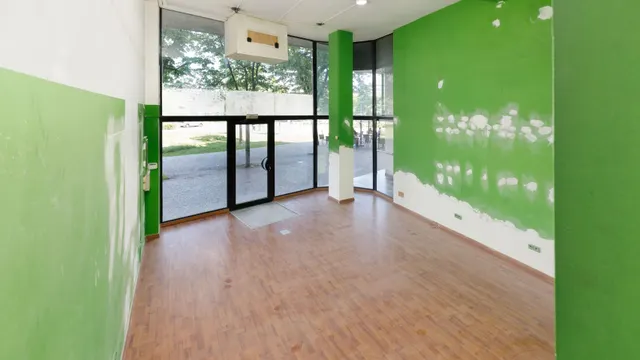 Local comercial 45m² en alquiler - Sant Narcís - Pl. Europa — 6
