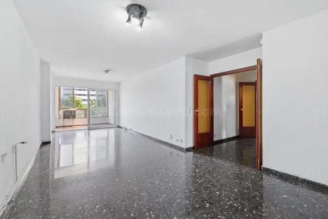 Venta Vivienda de 138 m2 en Avenida Tres Cruces (Valencia) c - foto 2