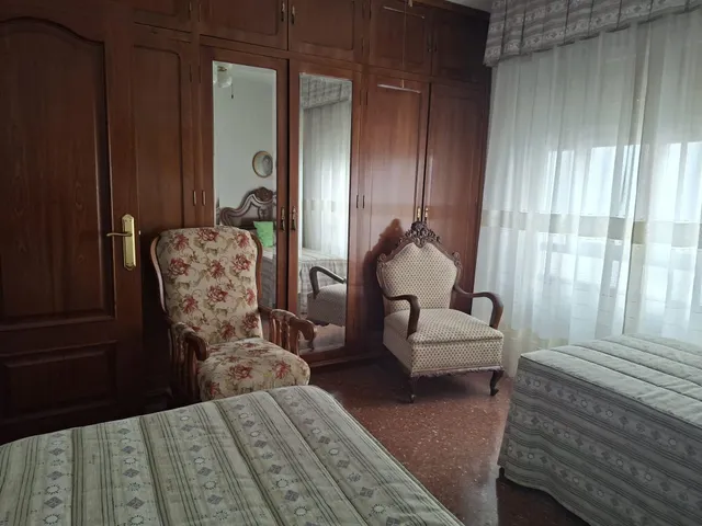 Gran piso en San Andrés calle principal,  cochera, trastero — 28