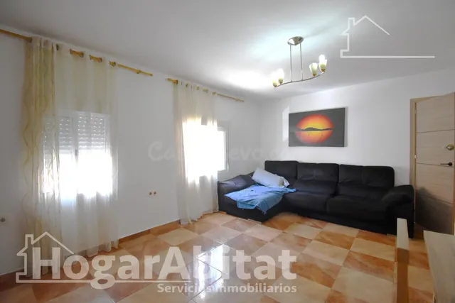 ¡ALZIRA CENTRO! AMPLIO, BONITO Y LUMINOSO CON TERRAZA Y TRAS - foto 4
