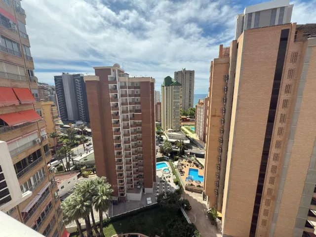 Acogedor apartamento cerca de playa Levante con vistas al mar y Benidorm. — 3