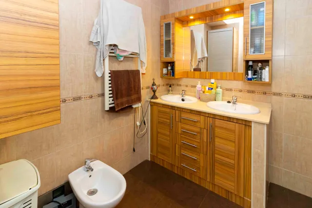Amplia Casa en Badajoz - Ideal para Familias (Bda San Miguel) — 35