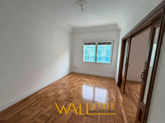 Espectacular piso de 3 dormitorios con balcón en pleno centro — 12