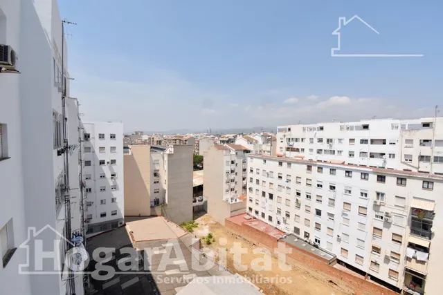 SEMIREFORMADO Y TODO EXTERIOR CON BALCÓN — 43