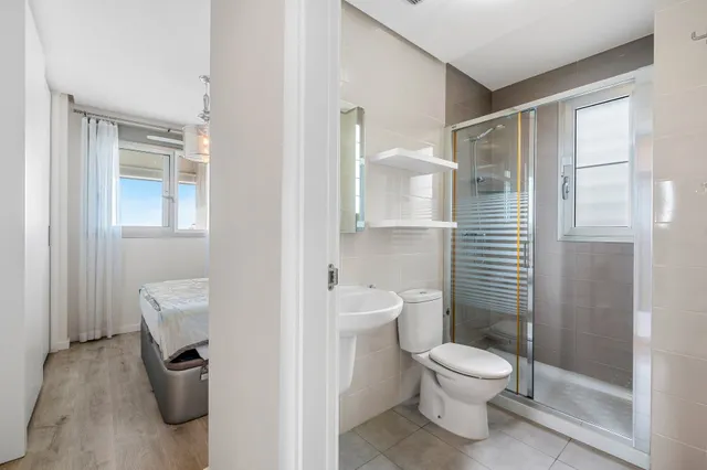 Apartamento de 2 dormitorios y 2 baños en los dolses ( orihuela costa ) — 31