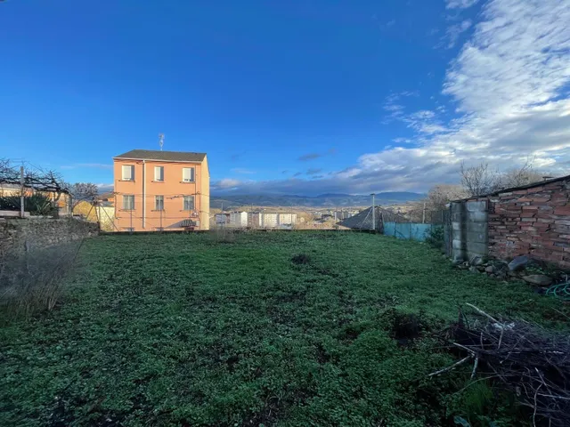 SE VENDE CASA CON TERRENO EN CASCO ANTIGUO — 15