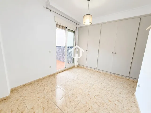 PISO EN VENTA EN ALICANTE. ZONA DE LA FLORIDA. 79m2, 2 habitaciones, 1 BAÑO, AMPLIO PATIO, PRIMERA PLANTA CON ASCENSOR. — 31