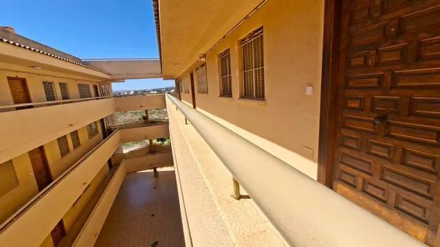 Bonito apartamento con vistas y piscina — 22