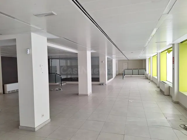 SE ALQUILA LOCAL EN PZA DE COLON. MAJADAHONDA - foto 2