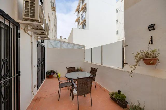 APARTAMENTO DE 3 DORMITORIOS 1 BAÑO 1 ASEO EN TORREVIEJA (PLAYA DEL CURA) — 24