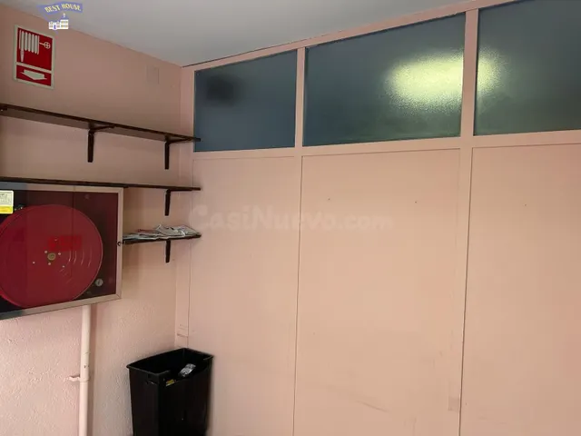¡OPORTUNIDAD EN CASTELLAR DEL VALLÈS! TU NUEVO LOCAL COMERCI - foto 4