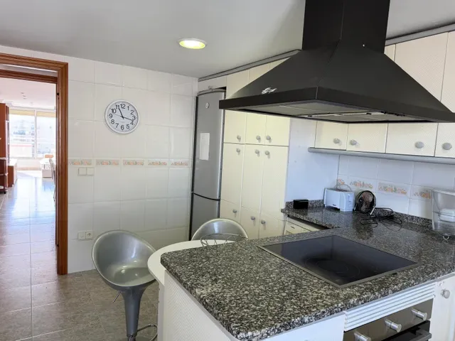 Apartamento en primera línea de playa en gandía con vistas al mar — 20
