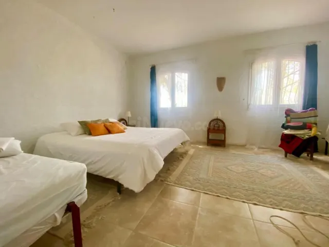 Exclusiva finca con masía, hotel, bodegas y 83 ha de terreno en el Priorat — 10