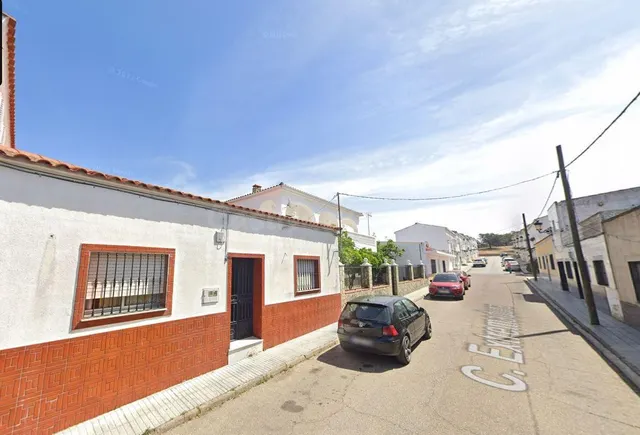 Se vende residencial OKUPA en Calle Extremadura 25 de Roca d - foto 3