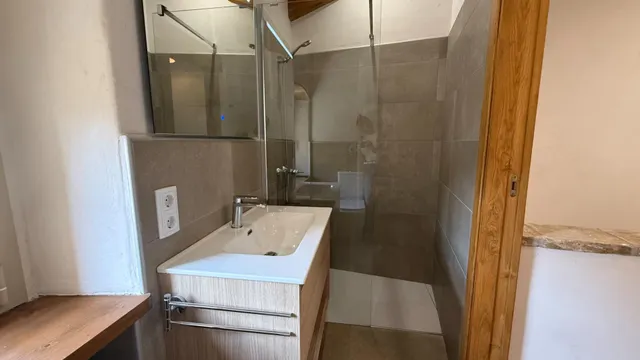 EXCLUSIVA CASA RÚSTICA CON JARDÍN, PISCINA Y VISTAS ABIERTAS — 21